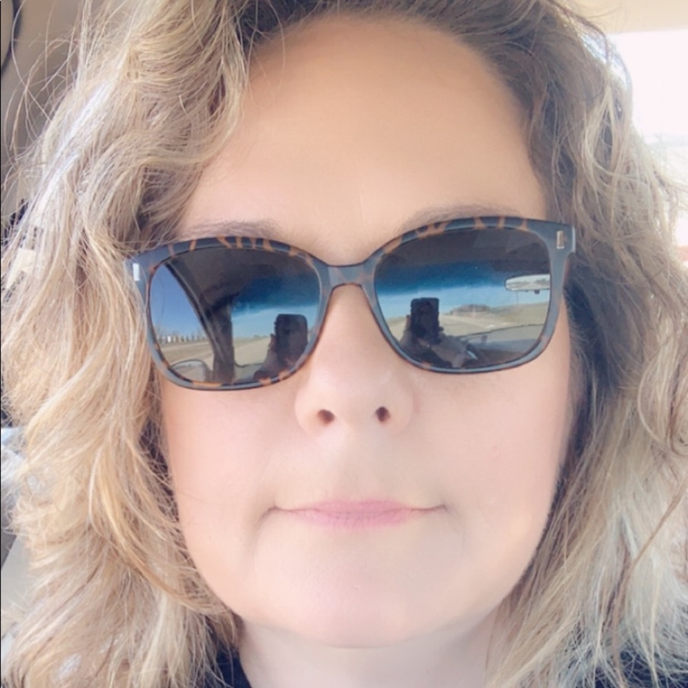 Meet your Posher, Jenn